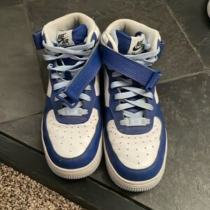 Women’s size 7 Nikes- high top